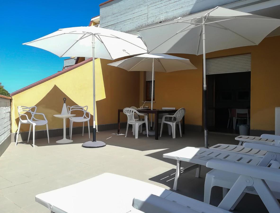 Appartamento Con Terrazza Lido delle Nazioni Exteriör bild